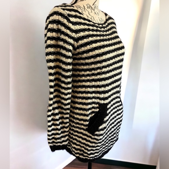Mirumi EUC Black And White Knit Striped Eyelash Tunic Sweater Pockets Sz Medium - Picture 11 of 12